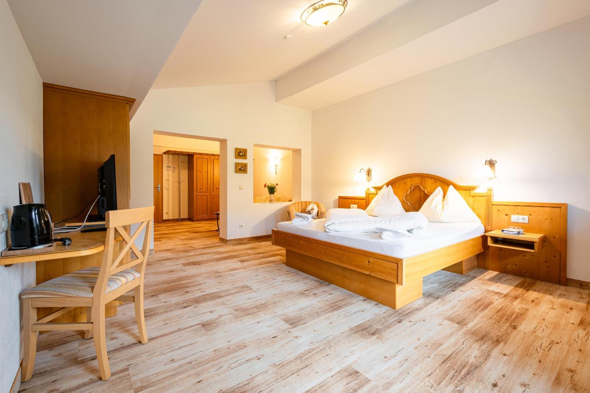 Landhotel Hubengut Bed And Breakfast Радштадт Экстерьер фото